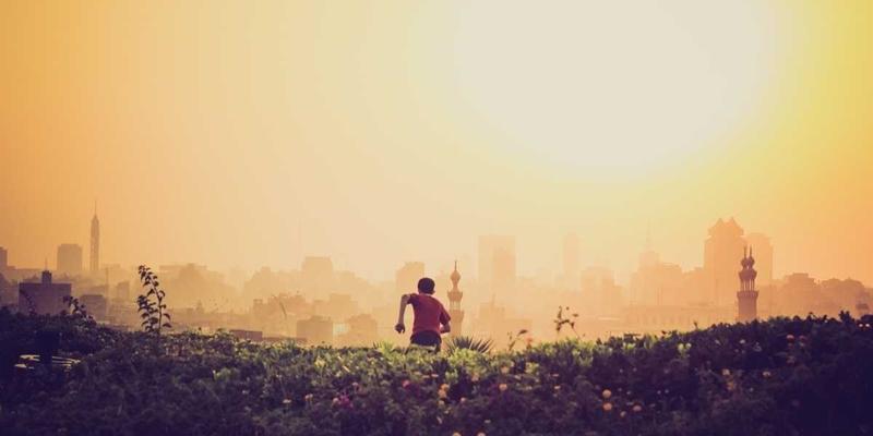 智慧守护健康：在线医疗与科技如何重塑中老年人慢性病管理方案